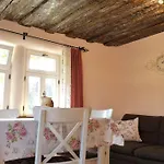Fachwerkhaus Mit Rustikalem Weinkeller Und Garten, Ganze Unterkunft, Gute Lage Laucha (Thuringia)