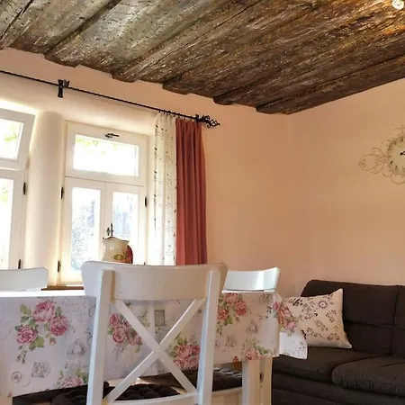 Fachwerkhaus Mit Rustikalem Weinkeller Und Garten, Ganze Unterkunft, Gute Lage Laucha