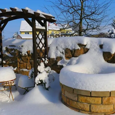 Fachwerkhaus Mit Rustikalem Weinkeller Und Garten, Ganze Unterkunft, Gute Lage * Laucha (Thuringia)