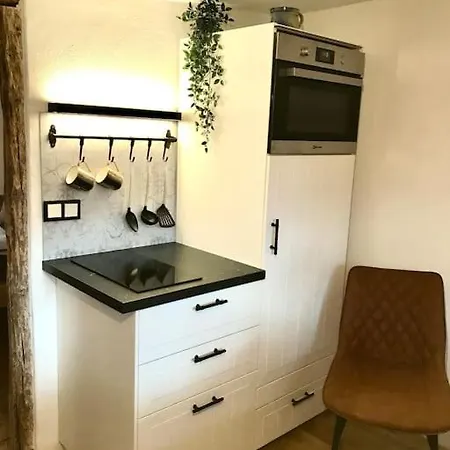 Fachwerkhaus Mit Rustikalem Weinkeller Und Garten, Ganze Unterkunft, Gute Lage Ferienhaus