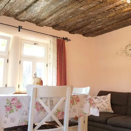 Nyaraló Fachwerkhaus Mit Rustikalem Weinkeller Und Garten, Ganze Unterkunft, Gute Lage *