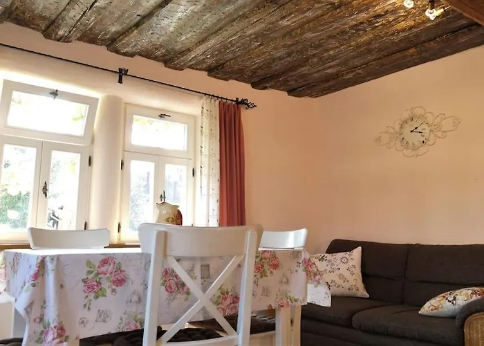 Fachwerkhaus Mit Rustikalem Weinkeller Und Garten, Ganze Unterkunft, Gute Lage Laucha (Thuringia)