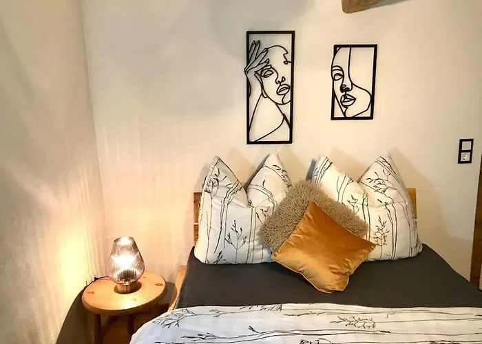 Fachwerkhaus Mit Rustikalem Weinkeller Und Garten, Ganze Unterkunft, Gute Lage Feriehus *