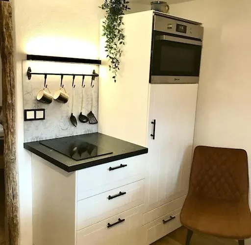 Fachwerkhaus Mit Rustikalem Weinkeller Und Garten, Ganze Unterkunft, Gute Lage Feriehus