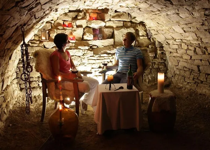 Fachwerkhaus Mit Rustikalem Weinkeller Und Garten, Ganze Unterkunft, Gute Lage Feriehus