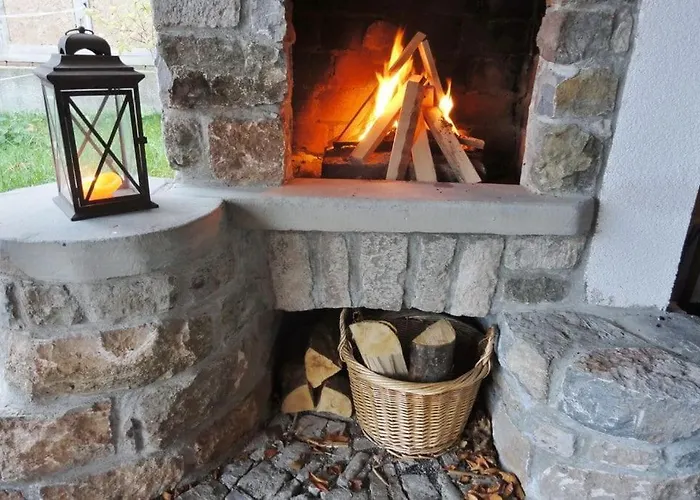 Feriehus Fachwerkhaus Mit Rustikalem Weinkeller Und Garten, Ganze Unterkunft, Gute Lage *